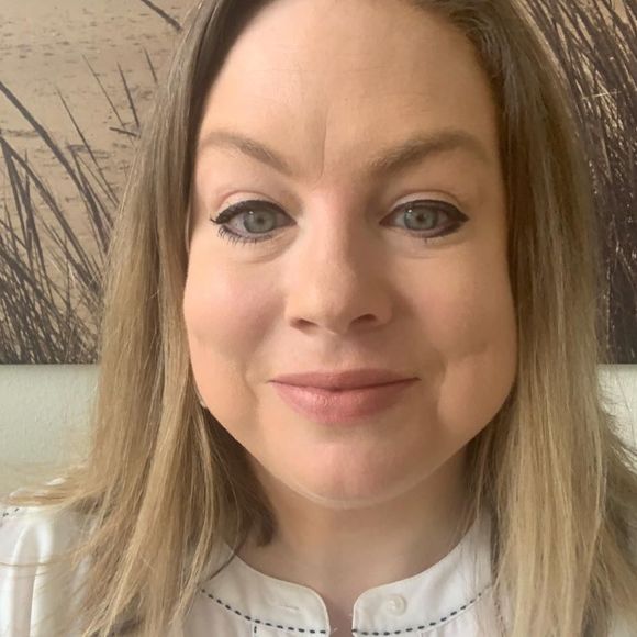 Meet your Posher, April - Picture 1 of 1